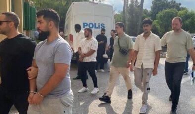 Sahte kimlik ve uyuşturucu tasarrufuyla itham edilen 3 zanlı 60 günü aşmayacak şekilde tutuklu