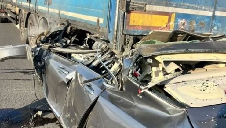 Türkiye'de korkunç kaza: TIR'a ok gibi saplandı