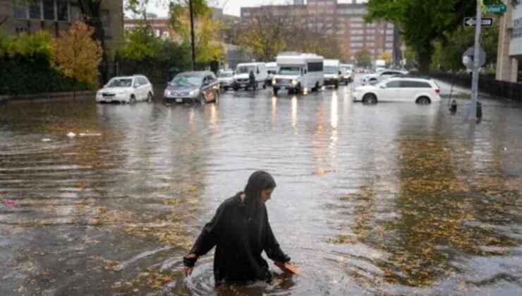 'Dünyanın kalbi' New Yorki sellere yenik düştü: Bodrumdaki cesetleri dalgıçlar çıkardı