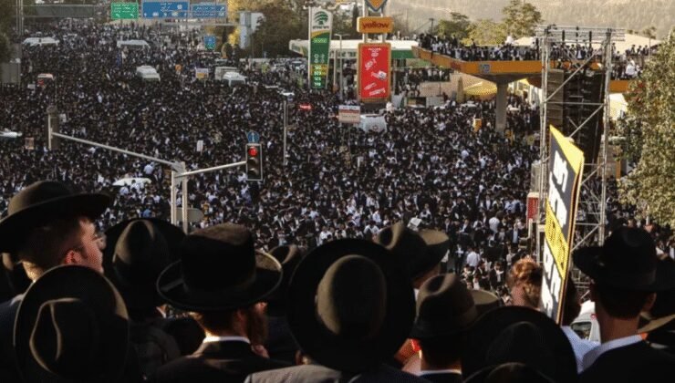 Yahudiler Kudüs'ü kapadı, İsrail bayrağı yaktı: Mahşeri kalabalık savaşı protesto etti