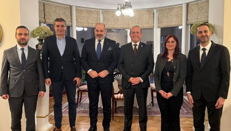 Bakan Ataoğlu, Polonya Ziyaretinde Büyükelçi Denktaş'ı Makamında Ziyaret Etti