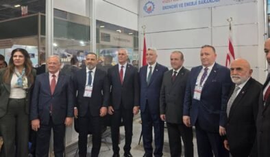 Bolat, Helal Expo Fuarı’nda KKTC standını ziyaret etti