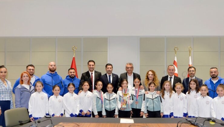 Cumhurbaşkanı Erhürman, Jimnastik Federasyonu sporcuları ile bir araya geldi