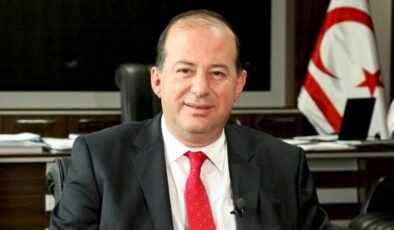 Dinçyürek: Öğretmenler dün olduğu gibi bugün ve yarın da geleceğin mimarı olacak