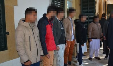 Ercan'da sahte ön izin belgesi gösterdiler!