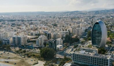 Güney Kıbrıs’ta taşınmaz satışları artışta: Yabancılara satışlar yüzde 14,8 yükseldi