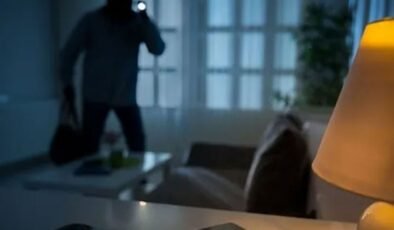 İçki ve gül şurubu çaldı