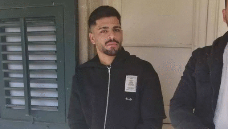 Sarhoş bir vaziyette çevreye rahatsızlık veren ve Polisi darp eden Emirhan Çarpar 20 günü aşmayacak bir süreyle cezaevine gönderildi