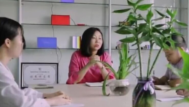 Kaybolan kız çocuğu multimilyoner oldu: 43 yıl sonra ailesine gözyaşları içinde kavuştu