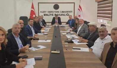 Maliye Bakanı Dr. Özdemir Berova, Ekonomik Örgütlerini kabul etti