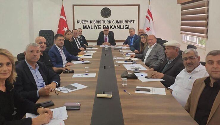 Maliye Bakanı Dr. Özdemir Berova, Ekonomik Örgütlerini kabul etti