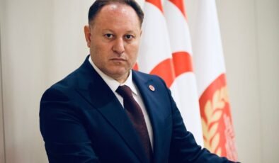 Meclis Başkanı Öztürkler Atatürk’ü andı