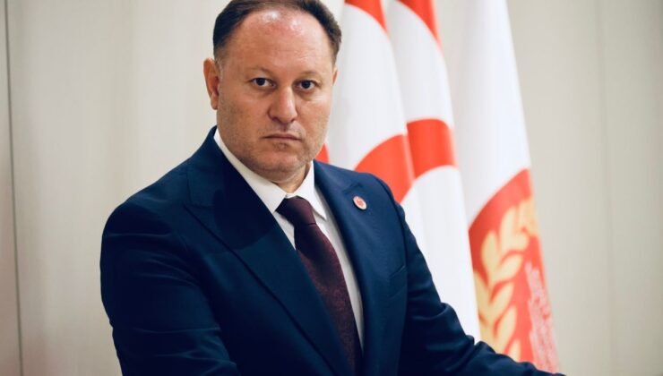 Meclis Başkanı Öztürkler Atatürk’ü andı