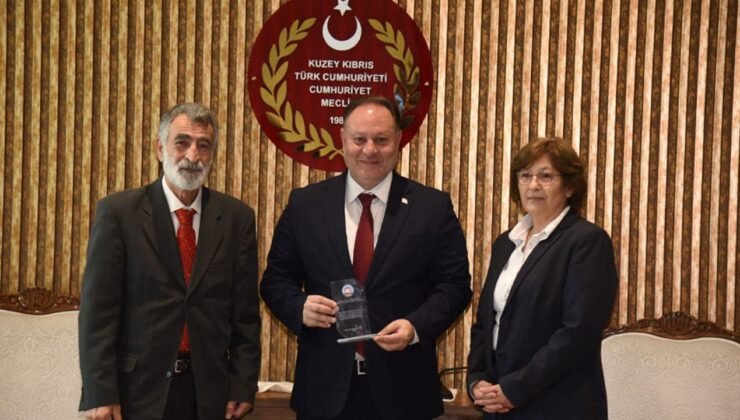 Meclis Başkanı Öztürkler Hamburg Türk Basın Birliği heyetini kabul etti