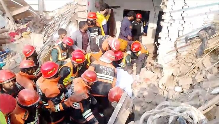 Pakistan'da tutkal fabrikasında gaz sızıntısı sonucu meydana gelen patlamada 15 kişi hayatını kaybetti