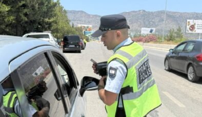 Trafik denetimleri: 238 sürücü rapor edildi, 35 araç trafikten men edildi