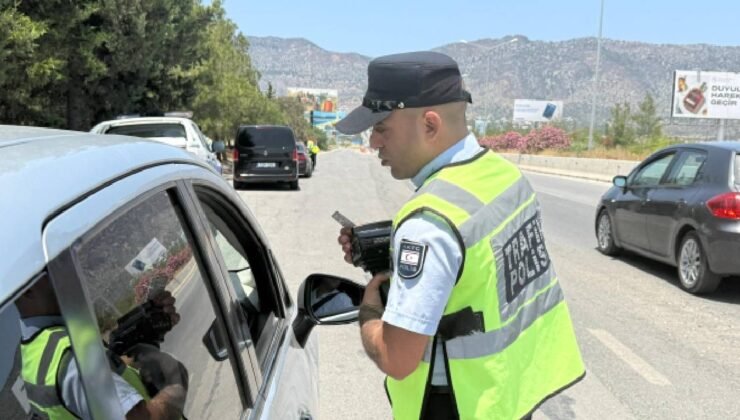 Trafik denetimleri: 238 sürücü rapor edildi, 35 araç trafikten men edildi