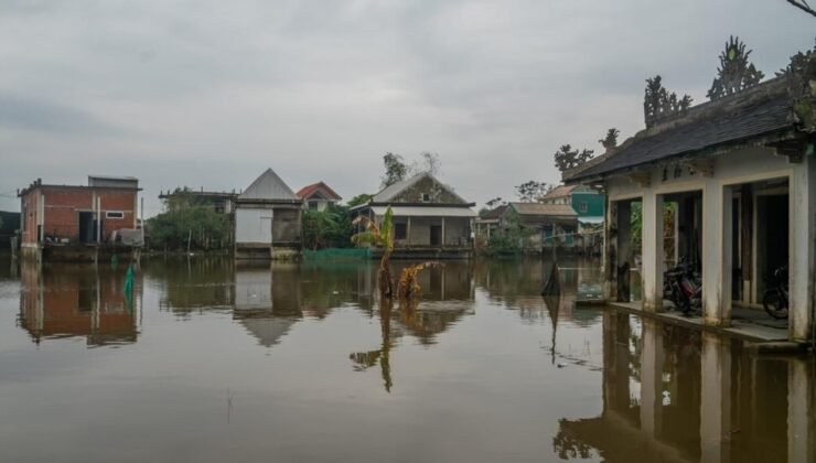 Vietnam'daki sellerde ölü sayısı 90'a yükseldi