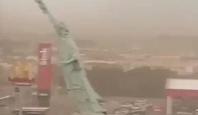 40 metrelik Özgürlük Heykeli, rüzgara dayanamadı
