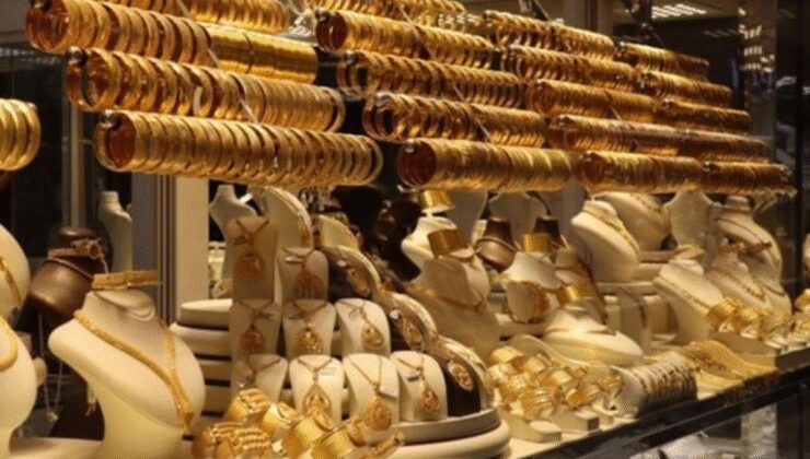 801 bin TL değerindeki kolyeyi yuttu