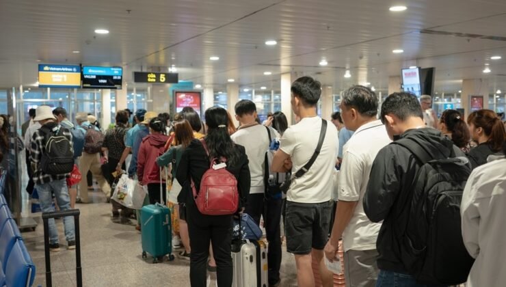 Alman basınından dikkat çeken iddia: Vize kuyrukları tam Ankara'nın istediği gibi