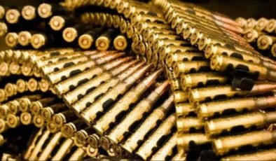 Askeri aracın kapısını kırıp 20 bin mermi çaldılar: Herkes onları arıyor