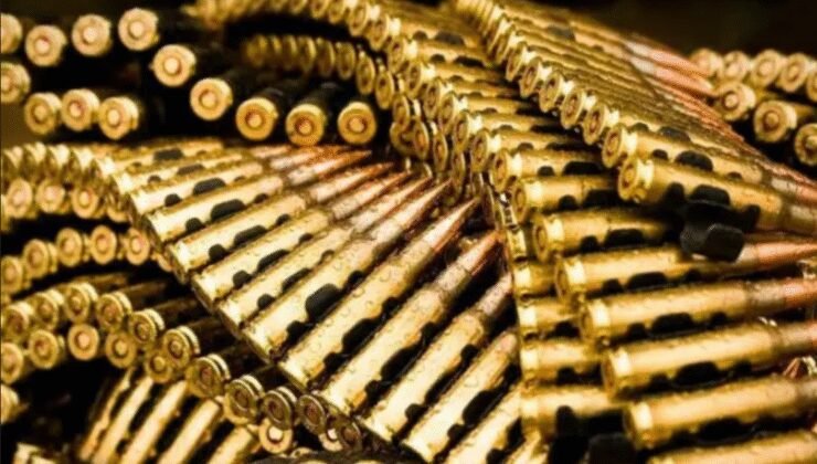 Askeri aracın kapısını kırıp 20 bin mermi çaldılar: Herkes onları arıyor