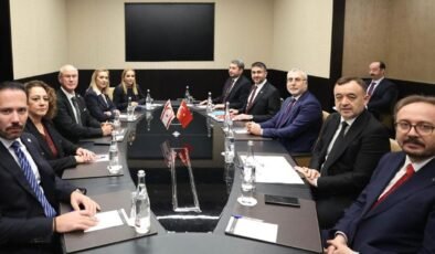 Azerbaycan’da KKTC Diplomasisi: Hasipoğlu’ndan Önemli Görüşme