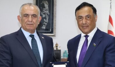 Bakan Çavuşoğlu Azeri Milletvekili Nasirov'u kabul etti