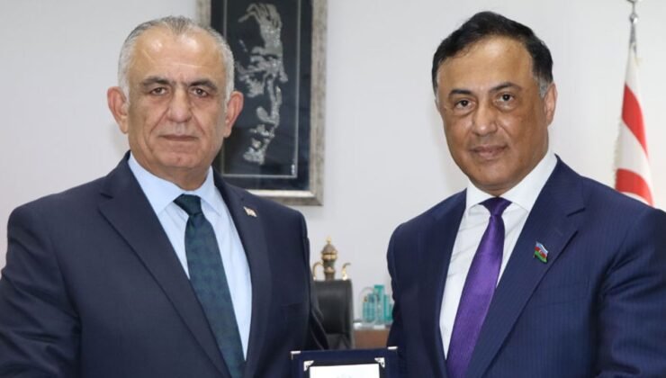 Bakan Çavuşoğlu Azeri Milletvekili Nasirov'u kabul etti