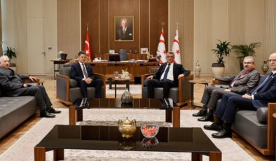 Cumhurbaşkanı Erhürman, Kamu Hizmeti Komisyonunu kabul etti