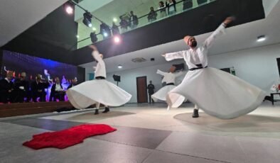 “Mevlânâ’yı Anma” etkinlikleri kapsamında Girne’de sema gösterileri yapıldı