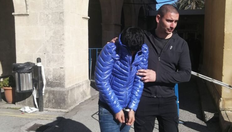 “Yan Baktın” kavgasında bıçaklı yaralama: Genç sanığa 4 yıl hapis