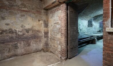 Evinin bodrumunda 300 kiloluk dev sürprizle karşılaştı