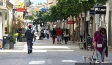 KKTC’de dere taşkınları yolları ve evleri basarken Güney’de sadece iki binanın zemin katı su doldu