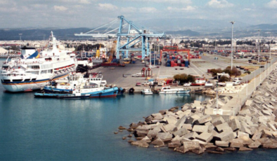 Suriye’de inşaatlar için gerekli malzemeler Limasol limanından gönderilecek