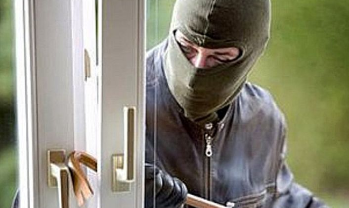 Akdoğan’da ikametgahın garaj kısmından alet çalan iki kişi tutuklandı