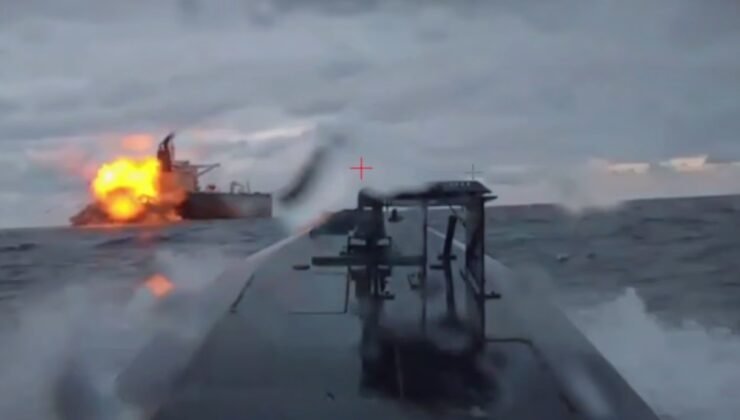 Karadeniz'de bir gemi daha vuruldu