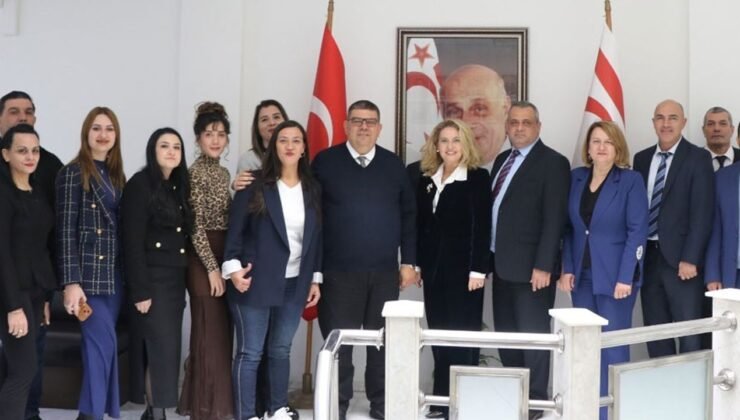 Maliye Bakanı Dr. Özdemir Berova, bakanlık personelinin yeni yılını kutladı