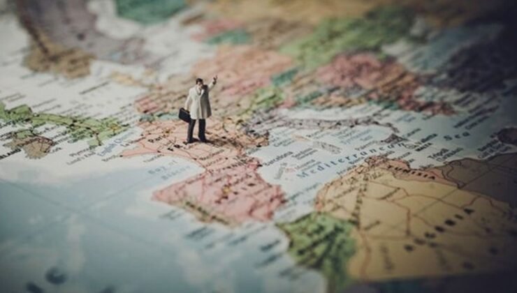 Milyar dolarlık CEO dünyanın kenarını bulana şirketin anahtarını verecek