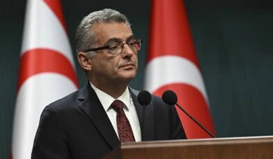 "Yeniden doğacağız, işe daha çok okumaktan başlayalım; çocuklara kitap hediye edin"