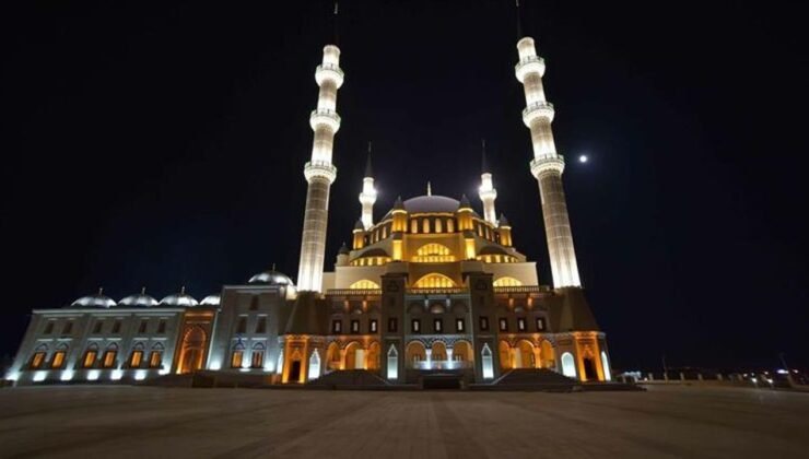 Regaib Kandili bugün idrak edilecek