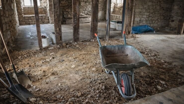 Tadilat yaparken döşemenin altından altın fışkırdı