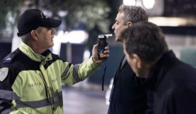 Trafik polisleri Bakan ve Başbakanı durdurup alkolmetre üflettiler