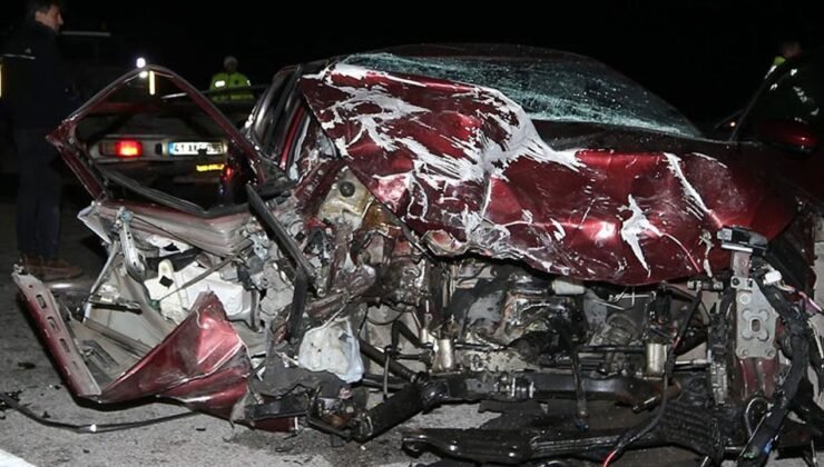Türkiye'den üzen haber… Polisten kaçarak ters yöne giren araç faciaya yol açtı: 5 ölü
