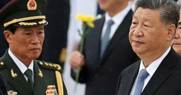 Üst düzey 8 isim  görevden alındı