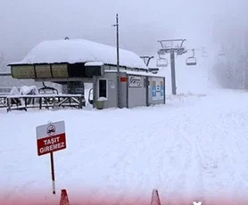 Ünlü turizm merkezinde kar kalınlığı 20 santimetreye ulaştı