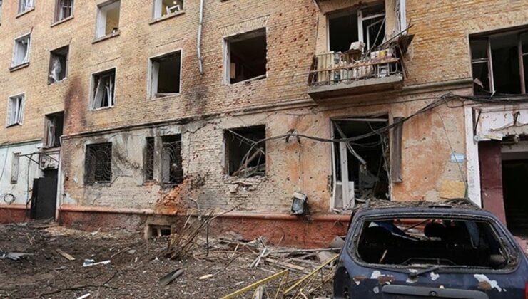 Zelenskiy Rusya'nın füze ve İHA saldırısı düzenlediğini duyurdu