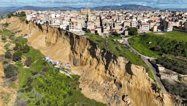 4 kilometrelik yamaç çöktü