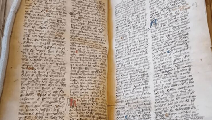 474 yıllık tarihi kitap okul kütüphanesinden çıktı